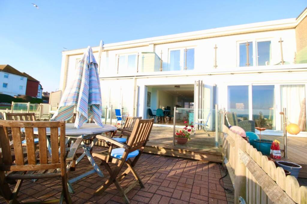 Serenity "Your Calm Seafront Retreat" By Air Premier Seaford Eksteriør billede