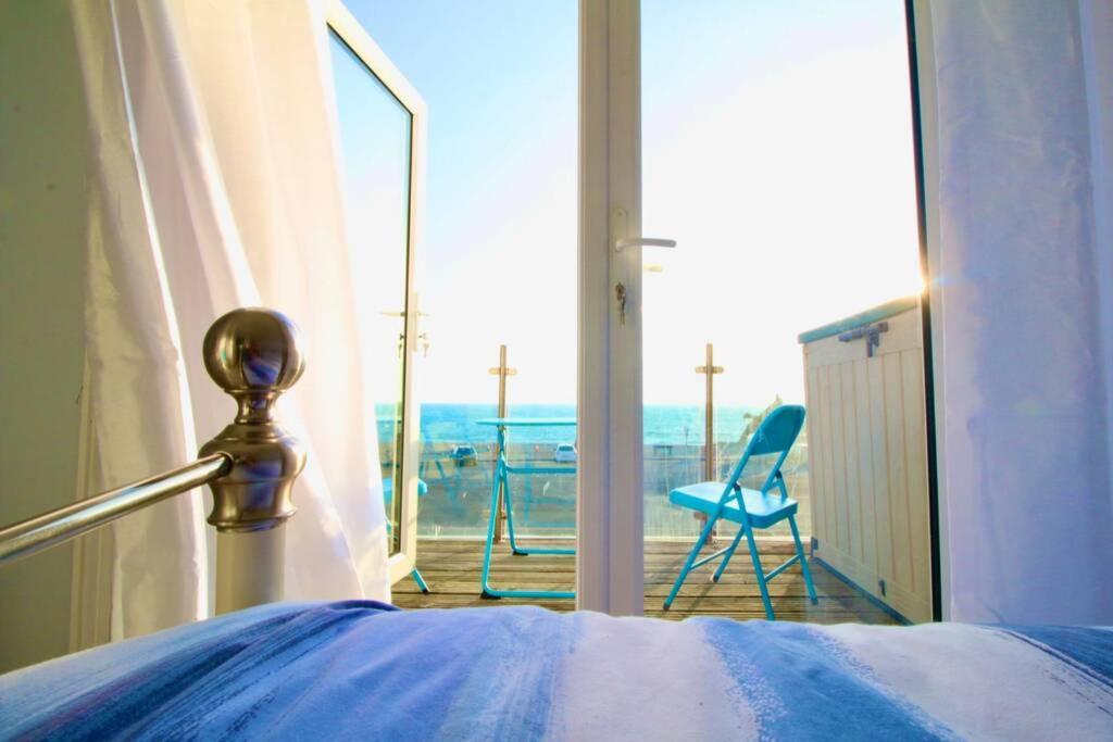 Serenity "Your Calm Seafront Retreat" By Air Premier Seaford Eksteriør billede