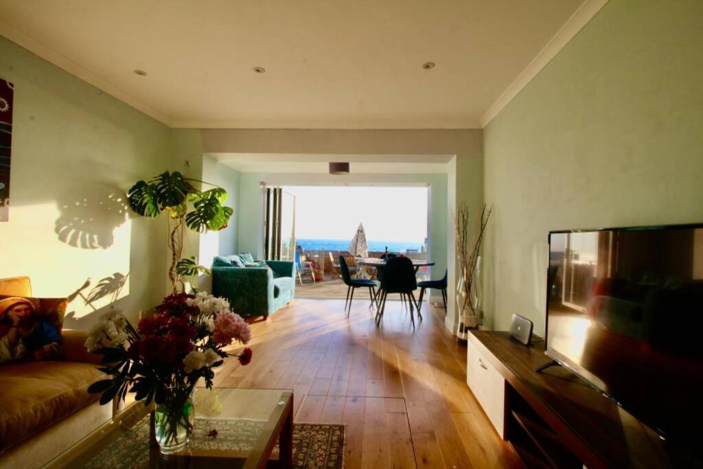 Serenity "Your Calm Seafront Retreat" By Air Premier Seaford Eksteriør billede