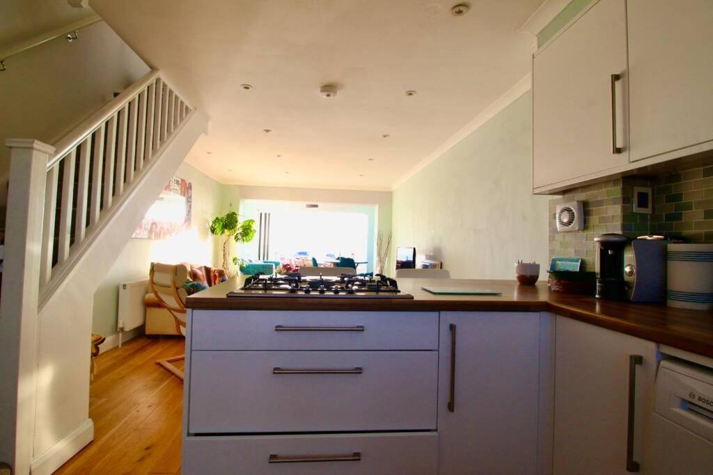 Serenity "Your Calm Seafront Retreat" By Air Premier Seaford Eksteriør billede